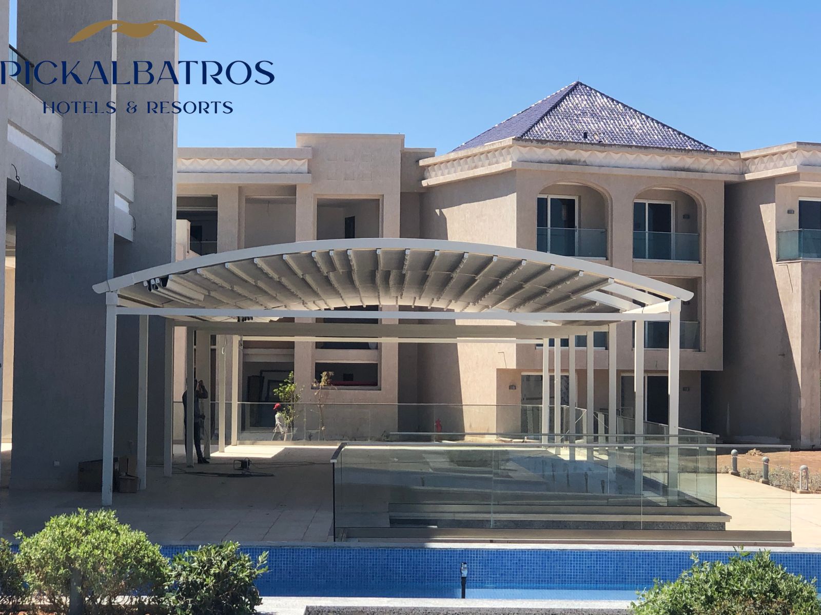 Hôtel Taghazout — Pergola rétractable — White Beach Resort